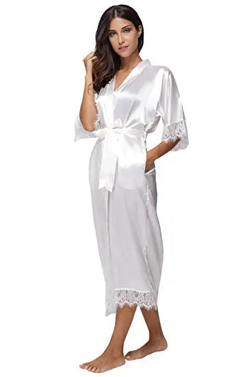 Kimono in raso con pizzo per l'estate: lingerie sexy e eleganti abiti da sposa e da damigella.