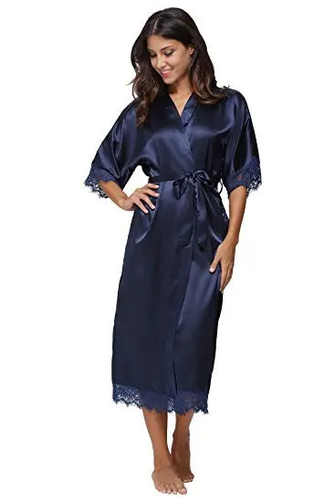 Kimono in raso con pizzo per l'estate: lingerie sexy e eleganti abiti da sposa e da damigella.