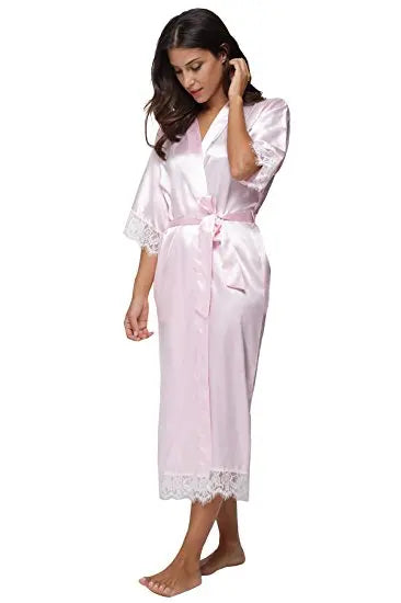 Kimono in raso con pizzo per l'estate: lingerie sexy e eleganti abiti da sposa e da damigella.