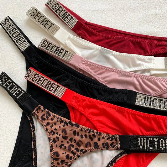 Intimo femminile sexy del 2024: il perizoma liscio a vita bassa è attraente, traspirante, lucido e confortevole.