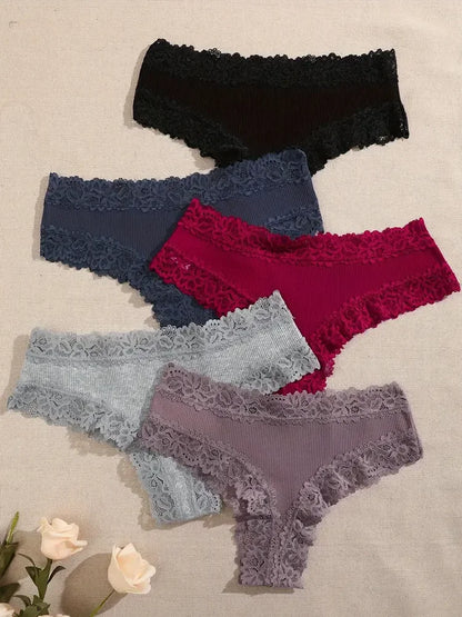 Set da 5 mutandine di cotone con pizzo floreale, patchwork, taglie S-XL, per un look moderno e confortevole.