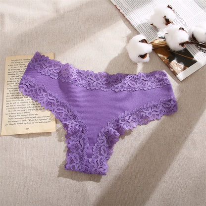Set da 5 mutandine di cotone con pizzo floreale, patchwork, taglie S-XL, per un look moderno e confortevole.
