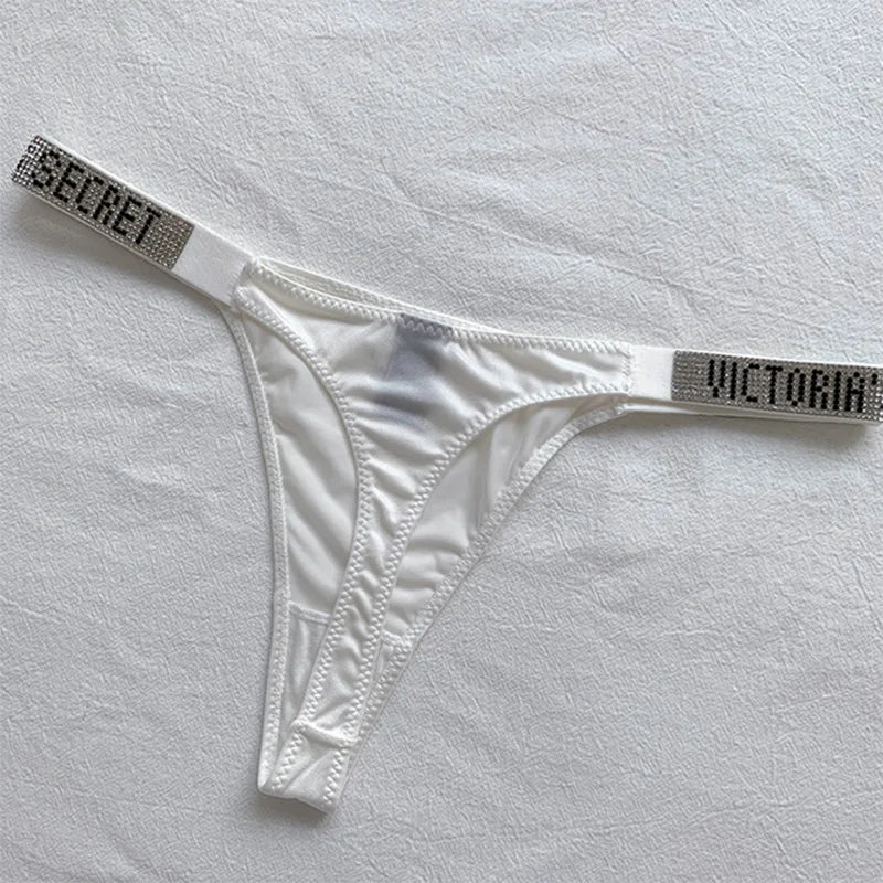 Intimo femminile sexy del 2024: il perizoma liscio a vita bassa è attraente, traspirante, lucido e confortevole.