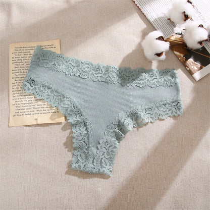 Set da 5 mutandine di cotone con pizzo floreale, patchwork, taglie S-XL, per un look moderno e confortevole.