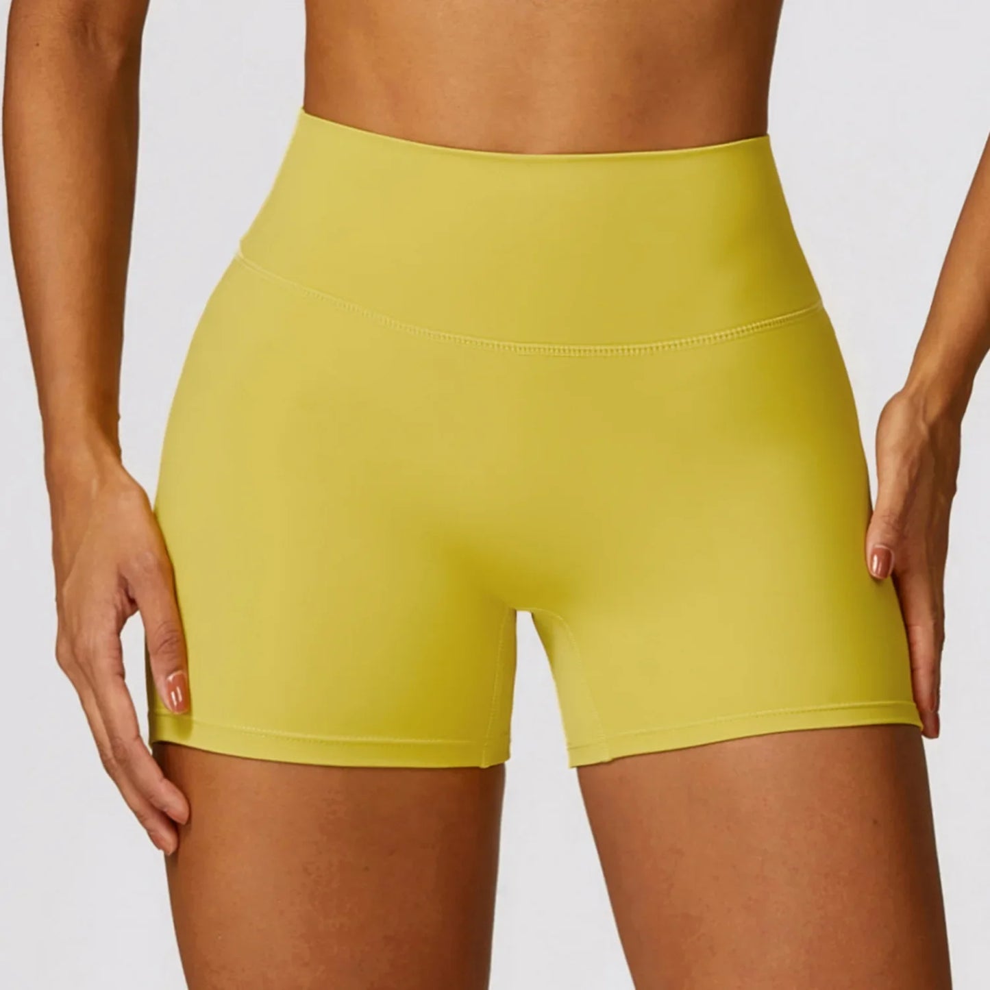 Leggings sportivi da donna, perfetti per praticare yoga e allenarsi in palestra per esaltare la silhouette femminile.