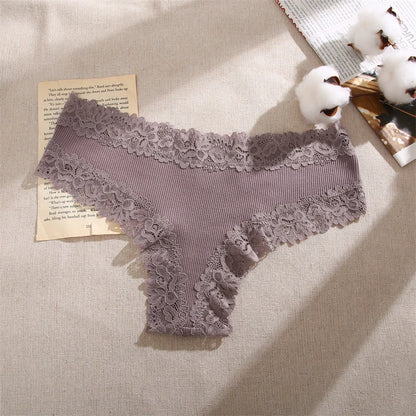 Set da 5 mutandine di cotone con pizzo floreale, patchwork, taglie S-XL, per un look moderno e confortevole.