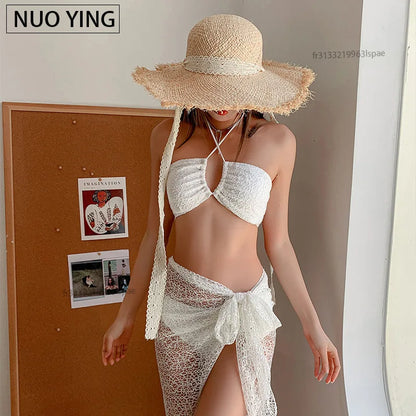 Costume da bagno femminile sexy del 2025: bikini con spalline e gonna per donna moderna.