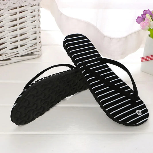 Scarpe estive trendy in gomma con stampa leopardata, perfette per la spiaggia e l'interno.