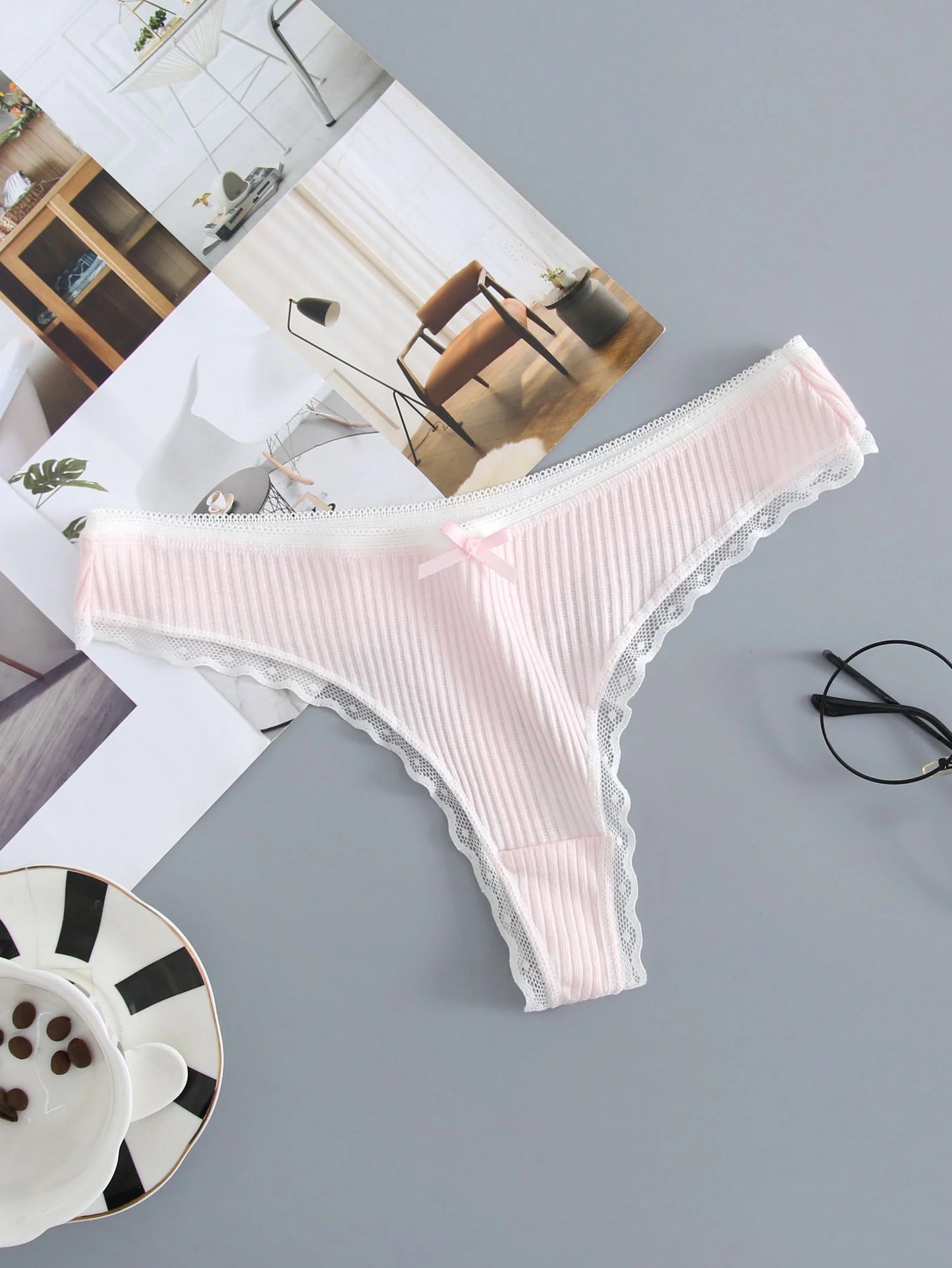 Pacco da 5 tanga di cotone donna, sexy e confortevoli, disponibili in vari colori.