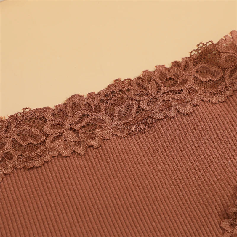 Set da 5 mutandine di cotone con pizzo floreale, patchwork, taglie S-XL, per un look moderno e confortevole.