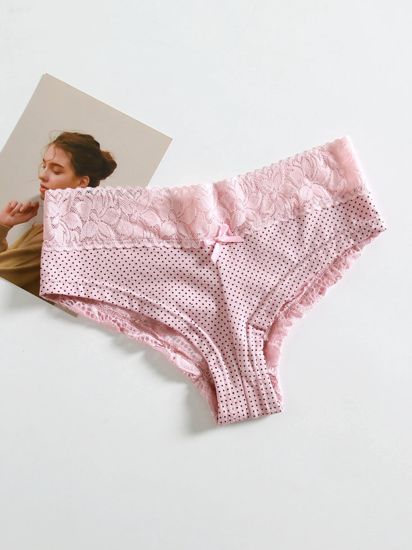 Sei slip per donna in cotone, senza cuciture e traspiranti, a vita bassa. Biancheria intima comoda.