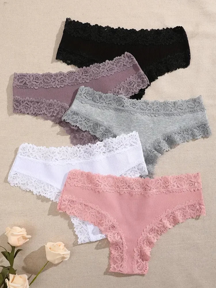 Set da 5 mutandine di cotone con pizzo floreale, patchwork, taglie S-XL, per un look moderno e confortevole.