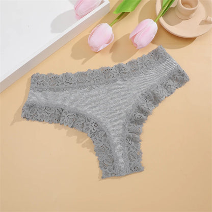 Set da 5 mutandine di cotone con pizzo floreale, patchwork, taglie S-XL, per un look moderno e confortevole.