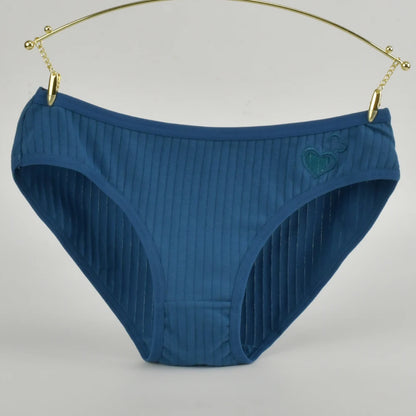 Mutandine in cotone di alta qualità con design a cuore e taglio sexy per donne.