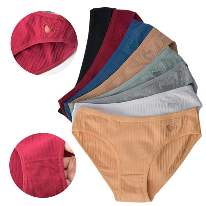 Mutandine in cotone di alta qualità con design a cuore e taglio sexy per donne.