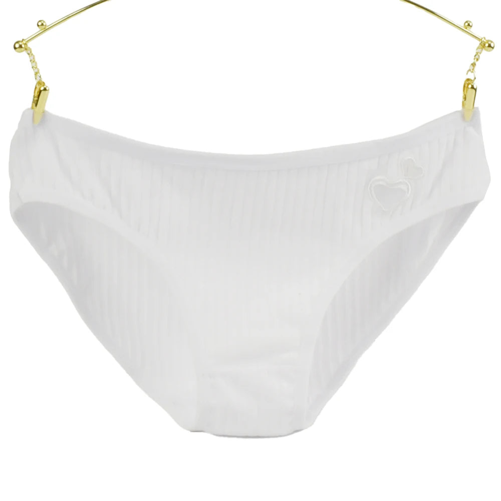 Mutandine in cotone di alta qualità con design a cuore e taglio sexy per donne.