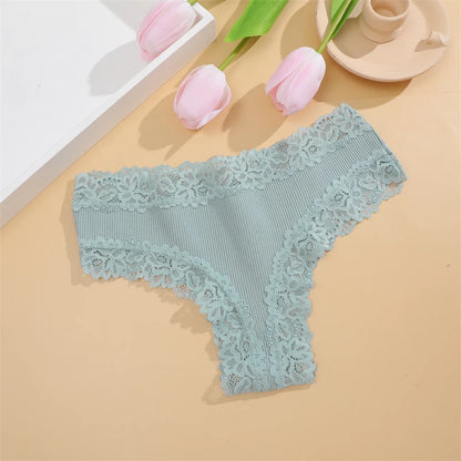 Set da 5 mutandine di cotone con pizzo floreale, patchwork, taglie S-XL, per un look moderno e confortevole.