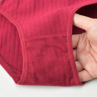 Mutandine in cotone di alta qualità con design a cuore e taglio sexy per donne.