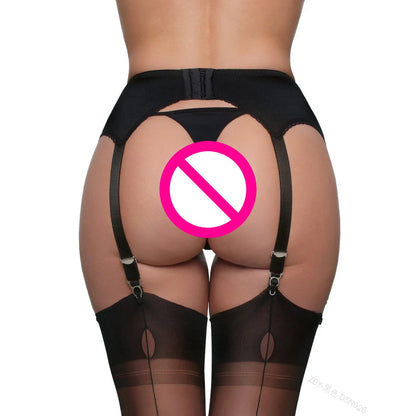 Ampia scelta di lingerie provocante: reggicalze, culotte trasparenti e slip con elastico regolabile.