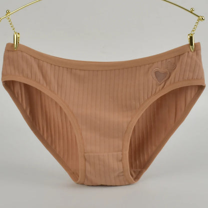 Mutandine in cotone di alta qualità con design a cuore e taglio sexy per donne.
